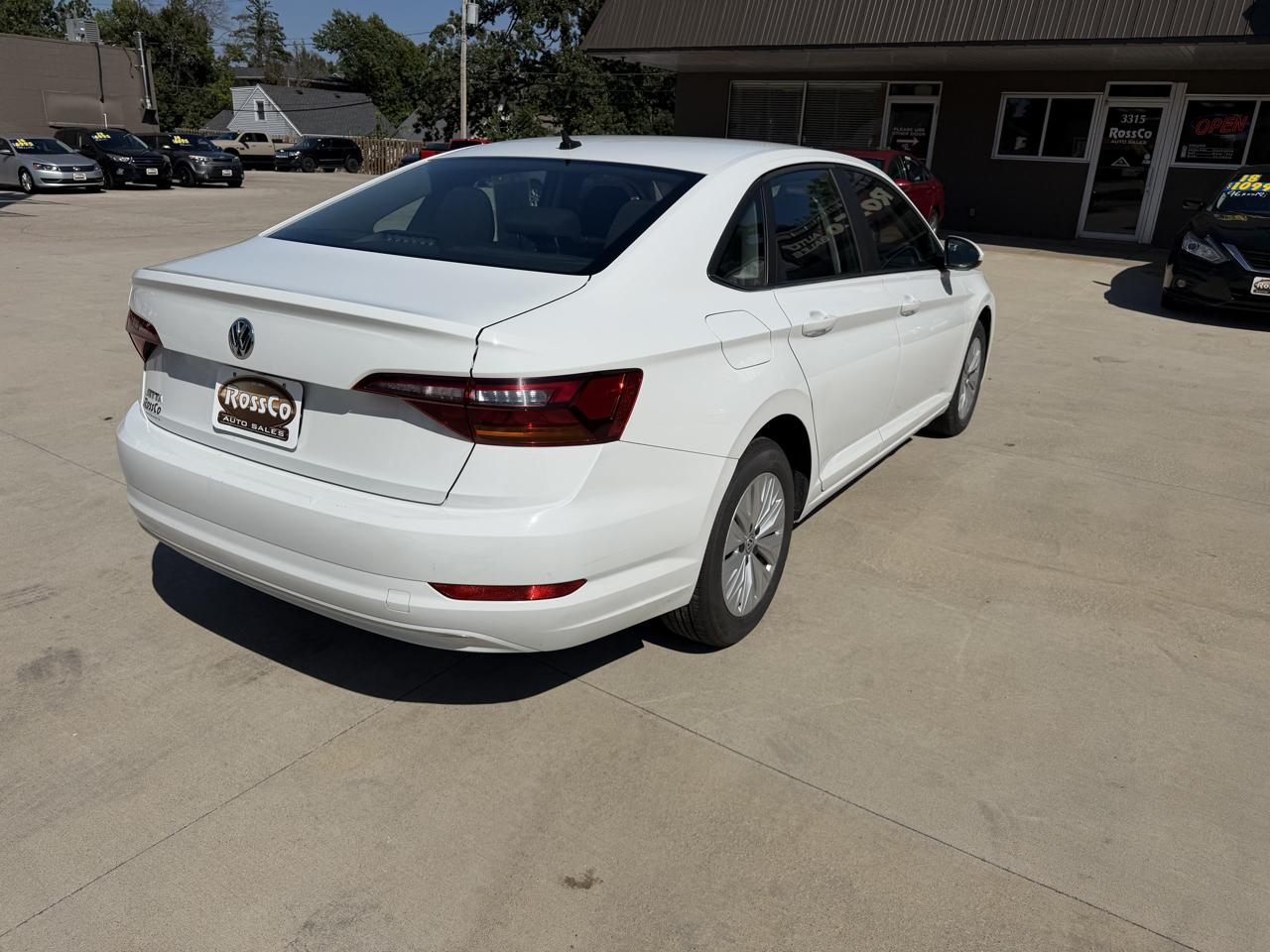 Volkswagen Jetta R-Line Auto w/SULEV 2019