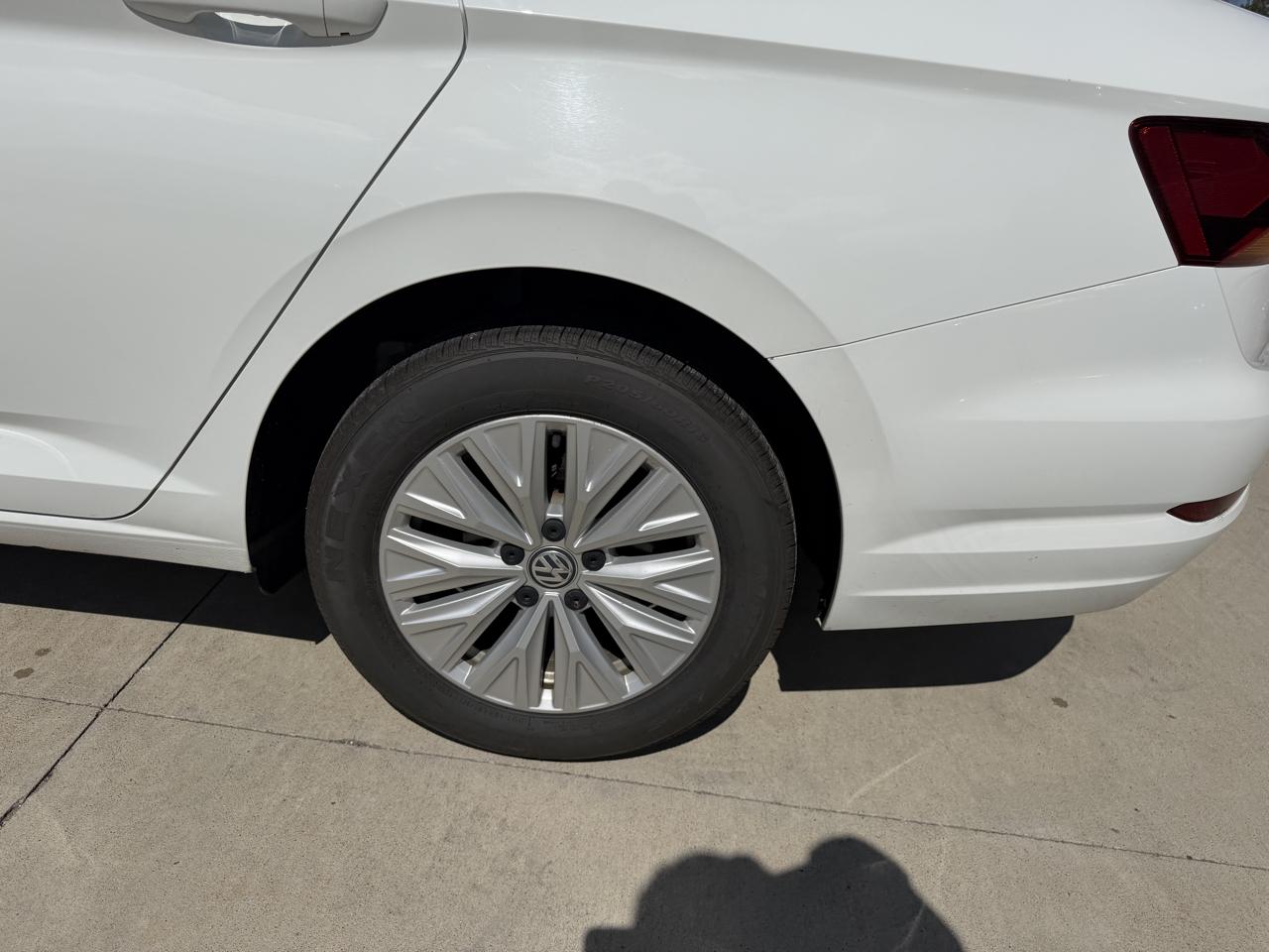 Volkswagen Jetta R-Line Auto w/SULEV 2019