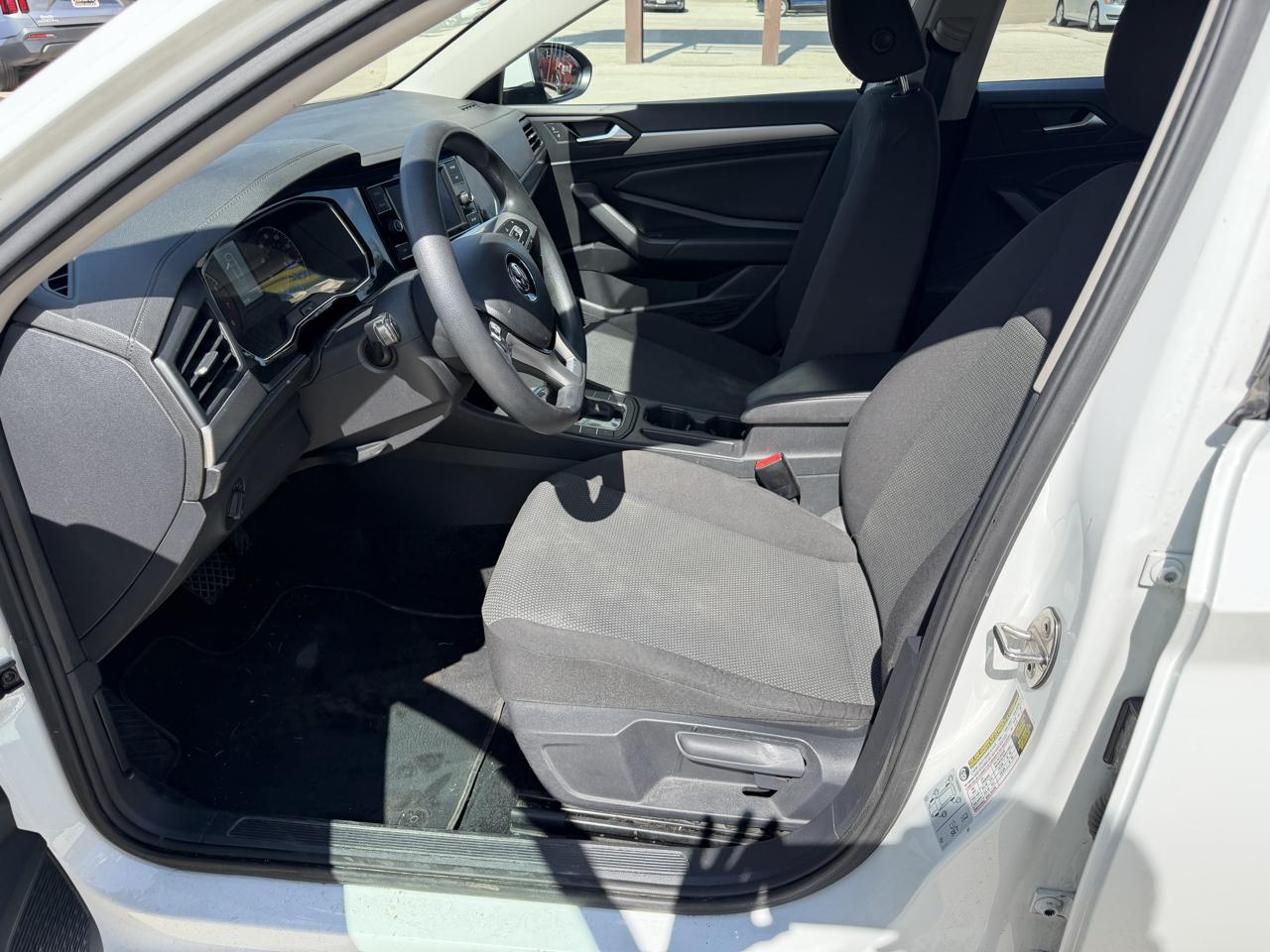 Volkswagen Jetta R-Line Auto w/SULEV 2019