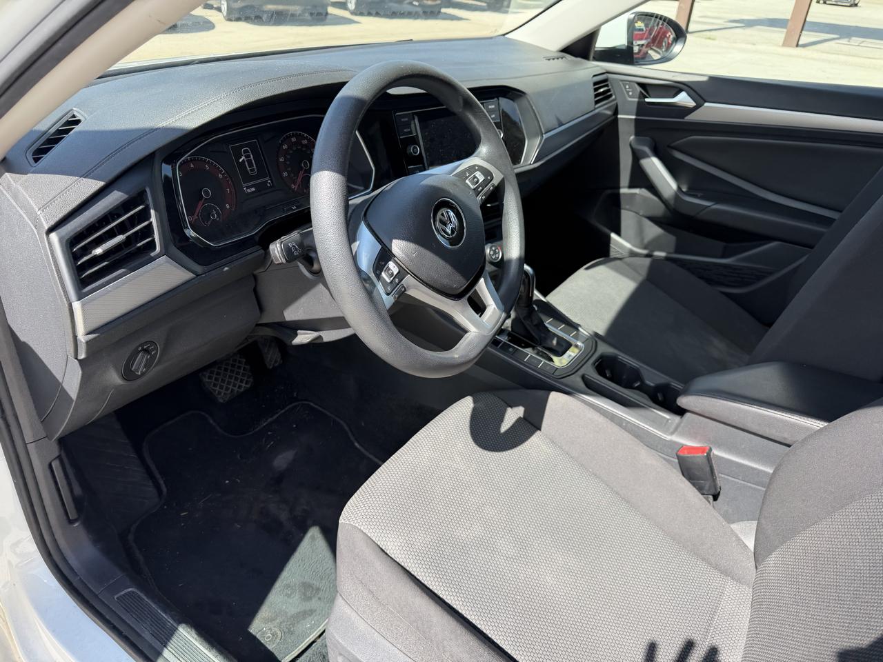 Volkswagen Jetta R-Line Auto w/SULEV 2019