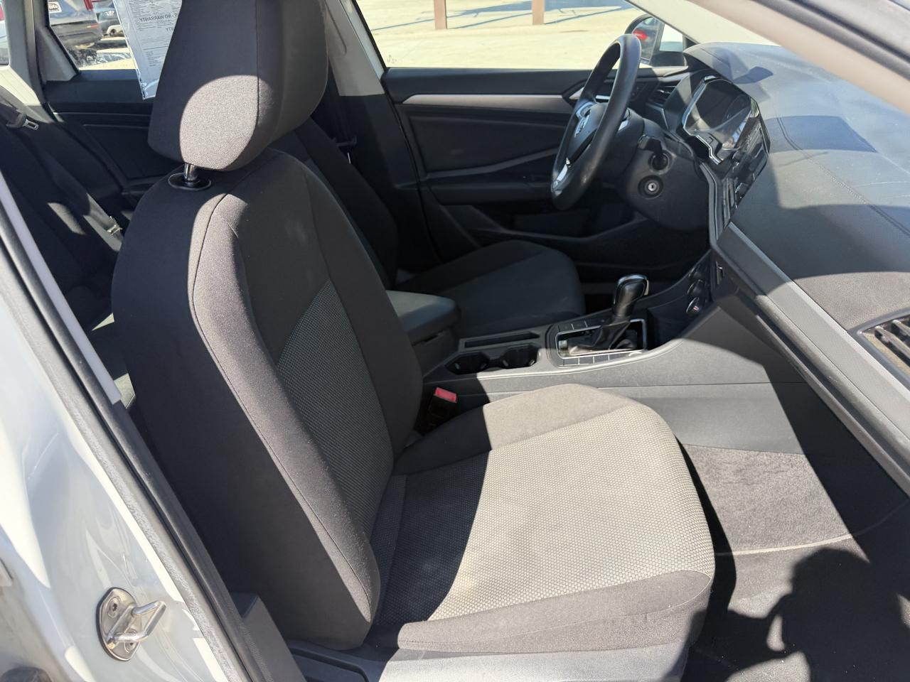 Volkswagen Jetta R-Line Auto w/SULEV 2019