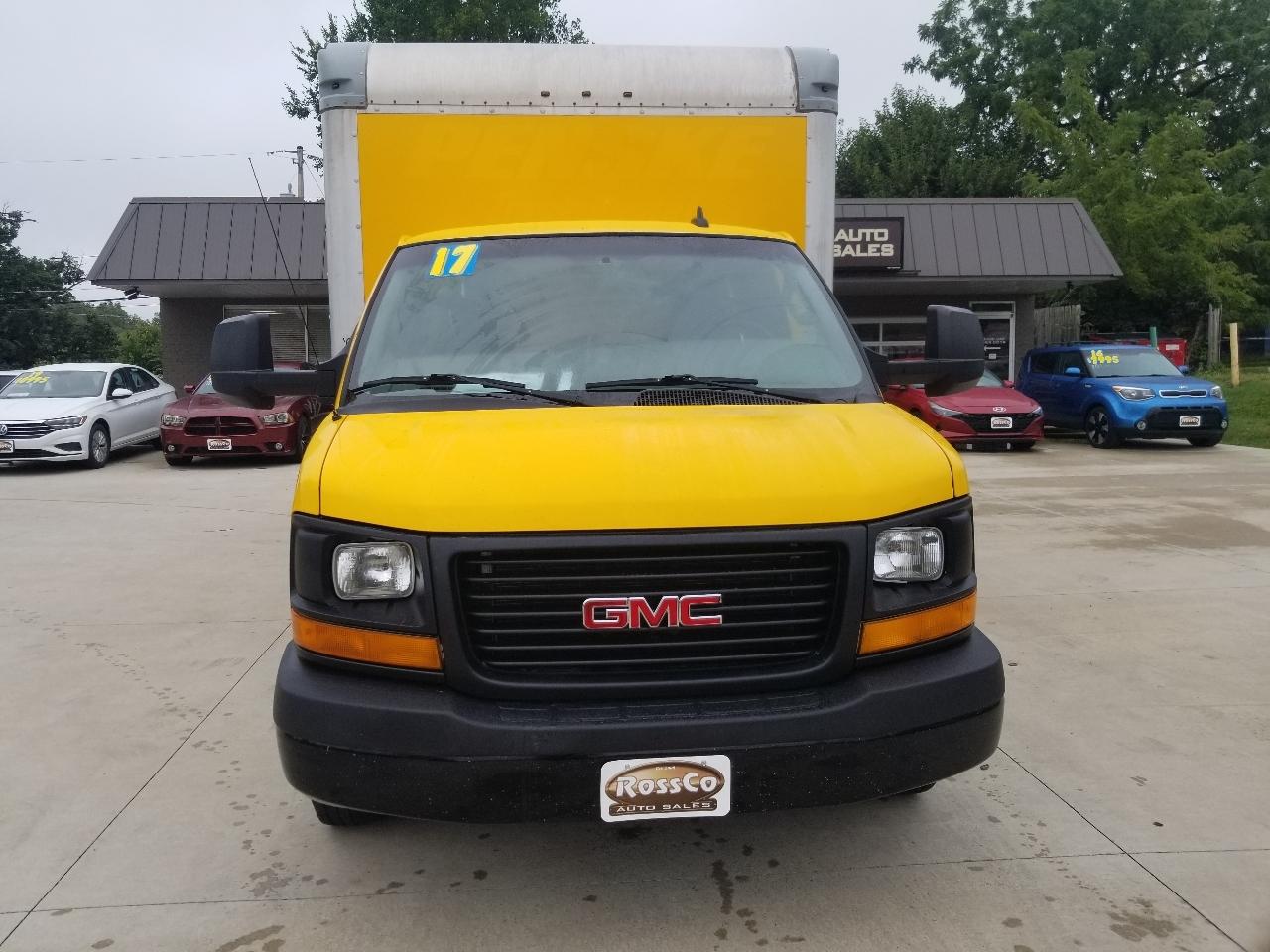GMC Savana Commercial Cutaway 3500 Van 177" 2017