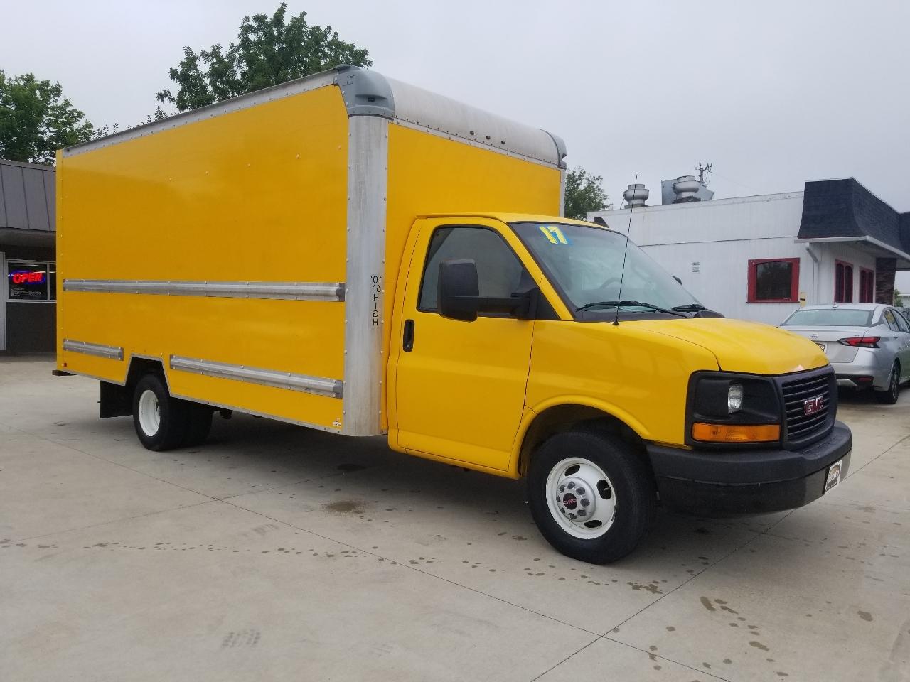 GMC Savana Commercial Cutaway 3500 Van 177" 2017