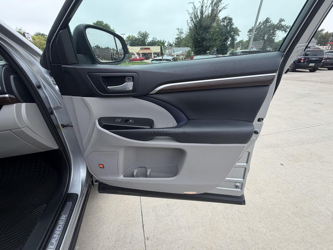 Toyota Highlander AWD 4dr V6 Limited (Natl) 2014