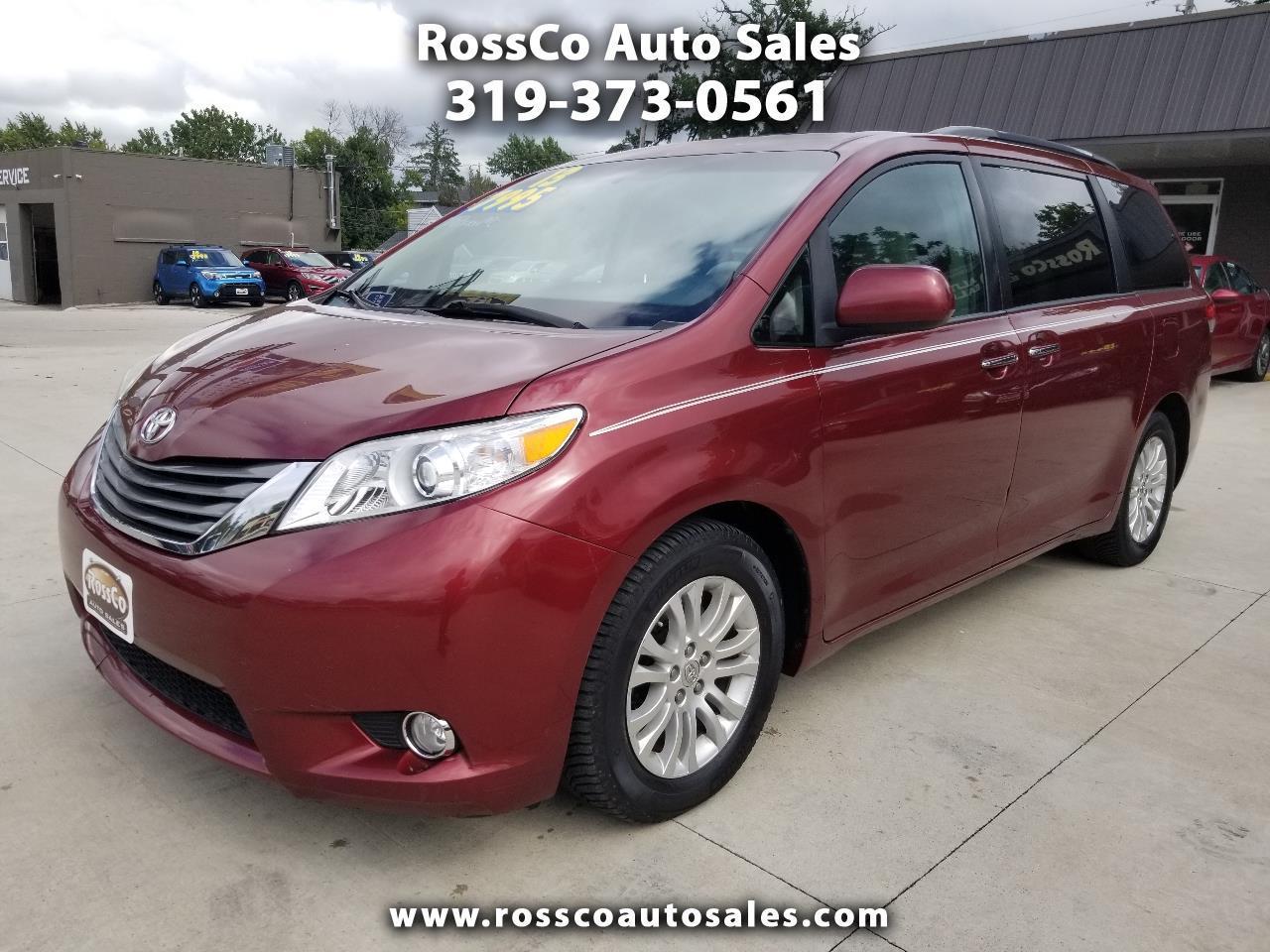 Toyota Sienna 5dr 7-Pass Van V6 XLE AAS FWD (Natl) 2013