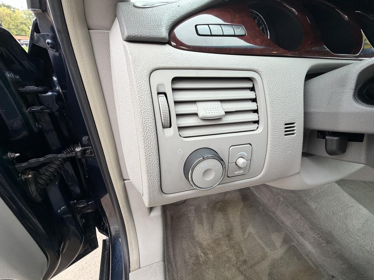 Buick Lucerne 4dr Sdn V6 CXL 2008
