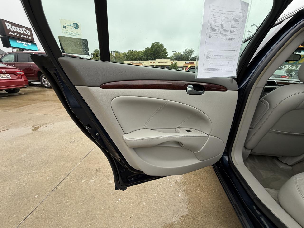 Buick Lucerne 4dr Sdn V6 CXL 2008