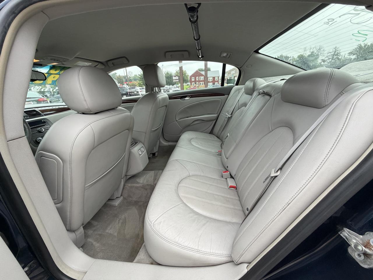 Buick Lucerne 4dr Sdn V6 CXL 2008