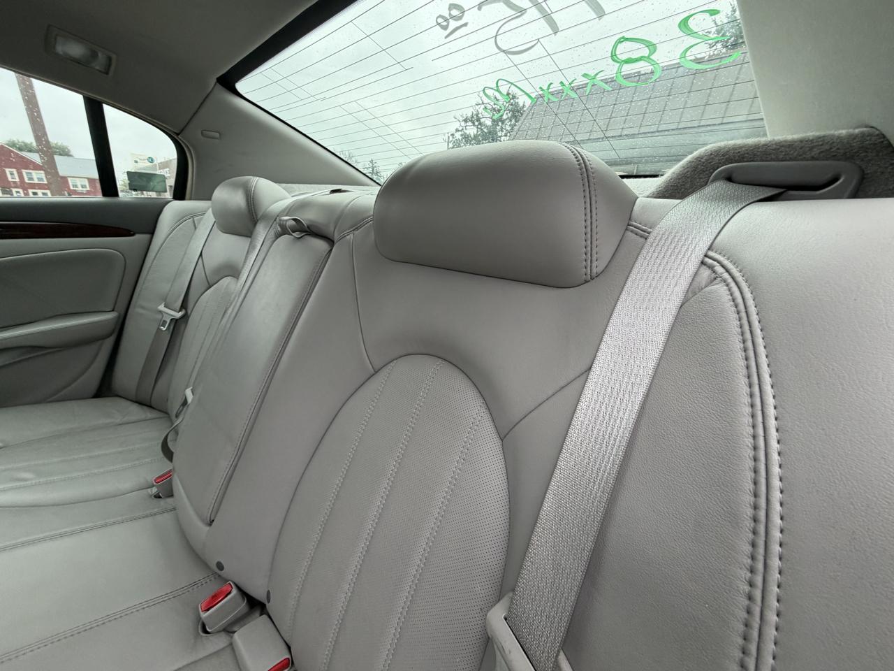 Buick Lucerne 4dr Sdn V6 CXL 2008