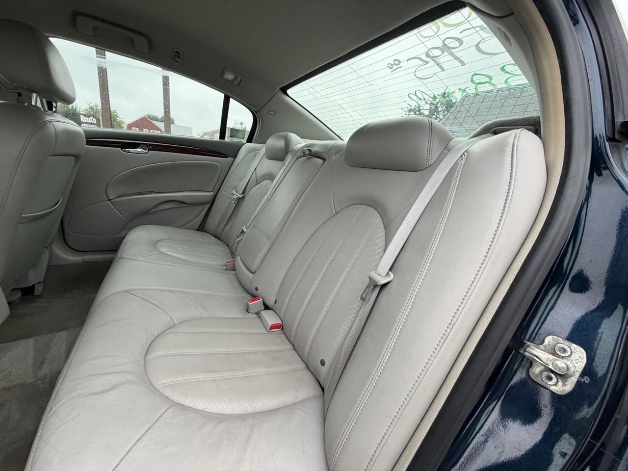 Buick Lucerne 4dr Sdn V6 CXL 2008