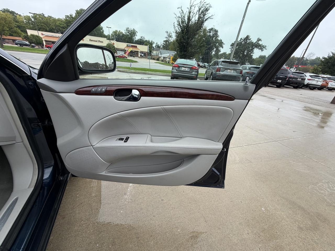 Buick Lucerne 4dr Sdn V6 CXL 2008