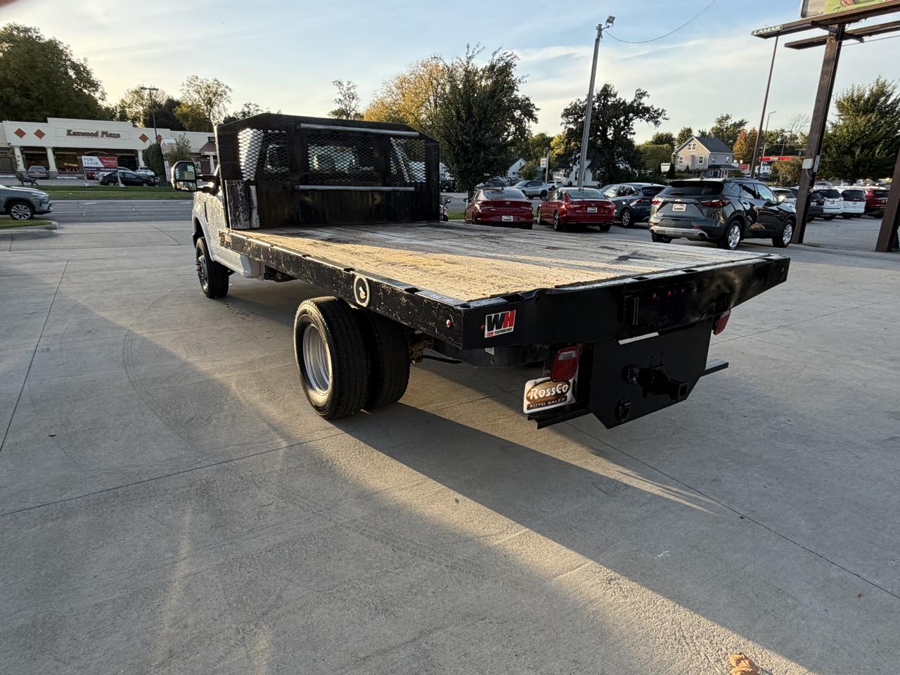 Ford Super Duty F-350 DRW XLT 4WD Reg Cab 145" WB 60" CA 2019
