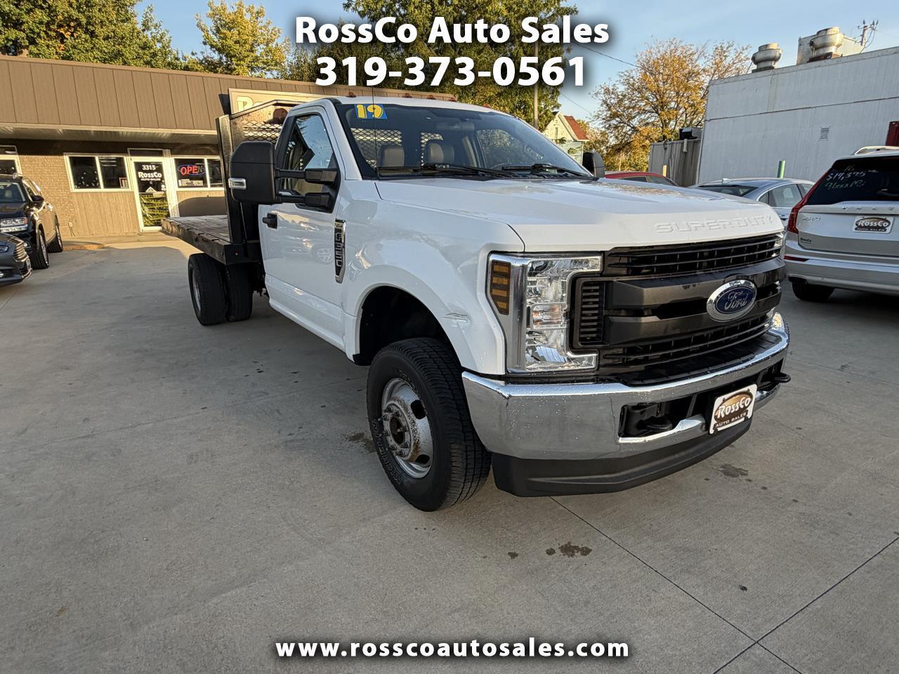 Ford Super Duty F-350 DRW XLT 4WD Reg Cab 145" WB 60" CA 2019