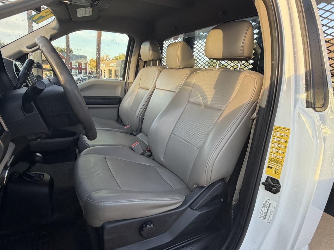Ford Super Duty F-350 DRW XLT 4WD Reg Cab 145" WB 60" CA 2019