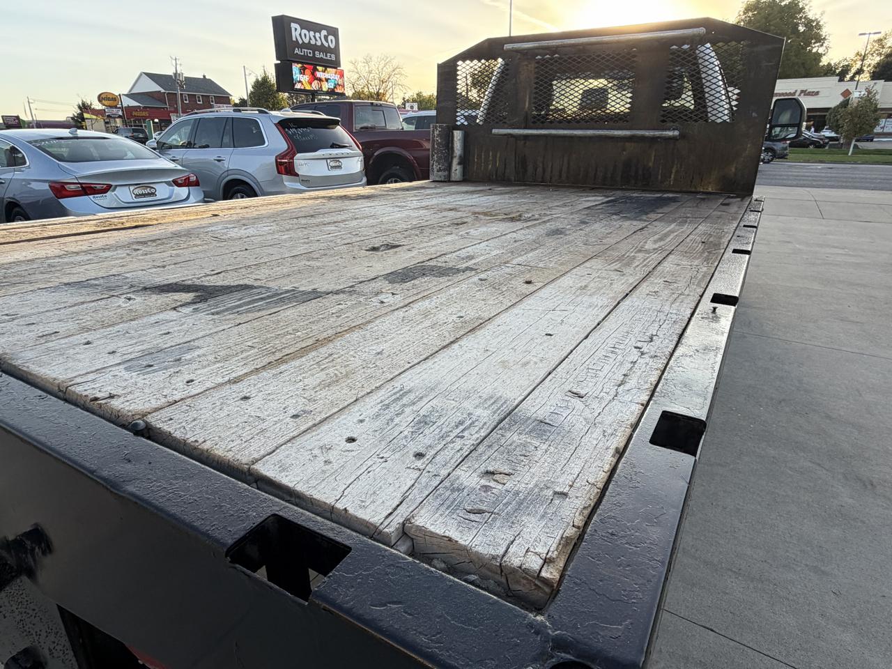 Ford Super Duty F-350 DRW XLT 4WD Reg Cab 145" WB 60" CA 2019