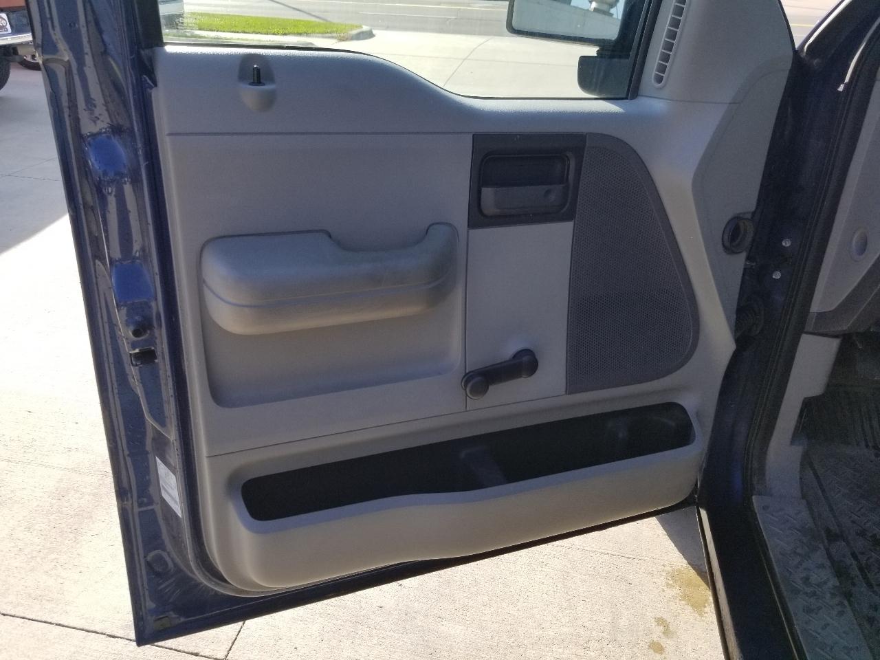 Ford F-150 2WD Reg Cab 126" XL 2008