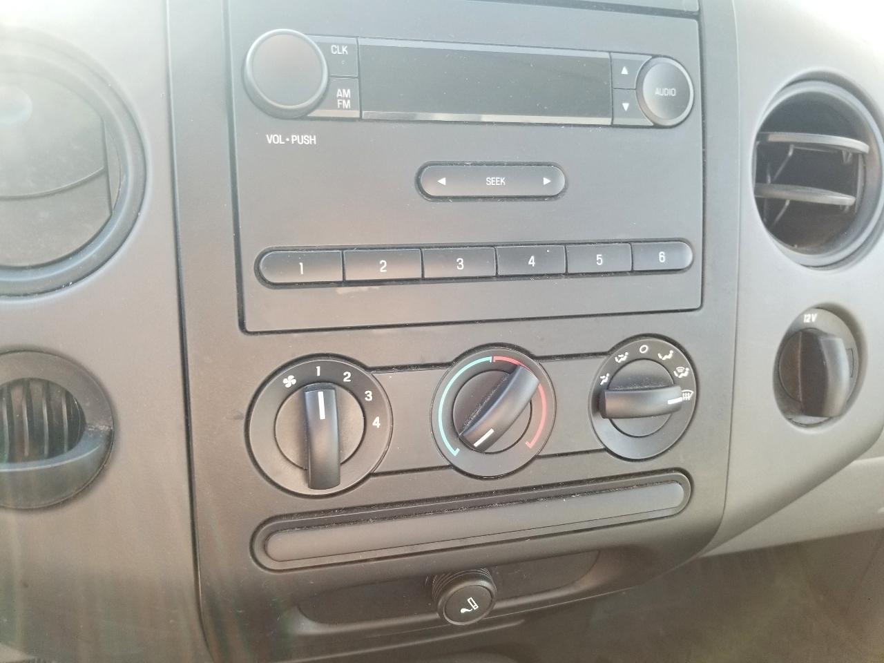 Ford F-150 2WD Reg Cab 126" XL 2008