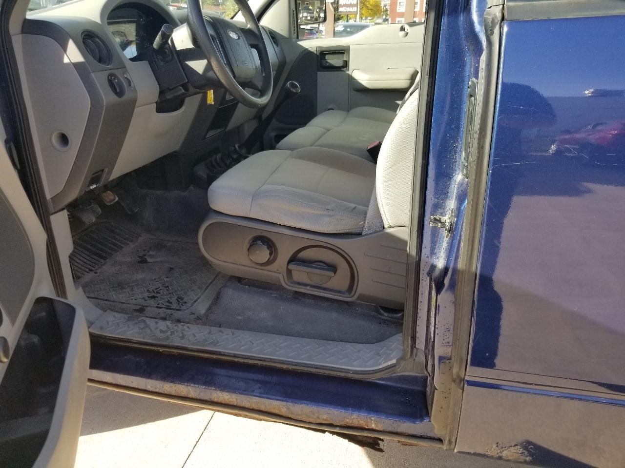 Ford F-150 2WD Reg Cab 126" XL 2008