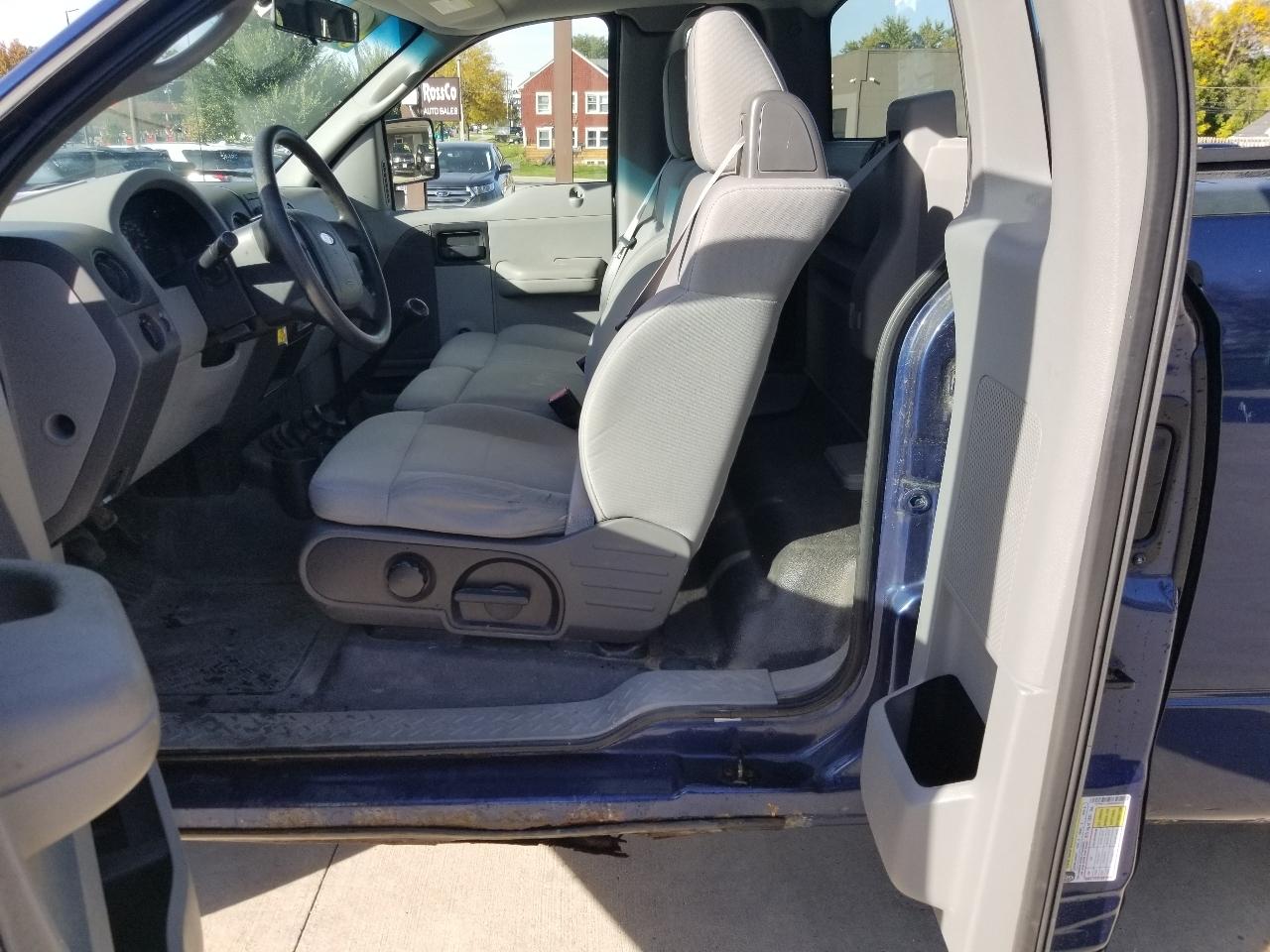 Ford F-150 2WD Reg Cab 126" XL 2008