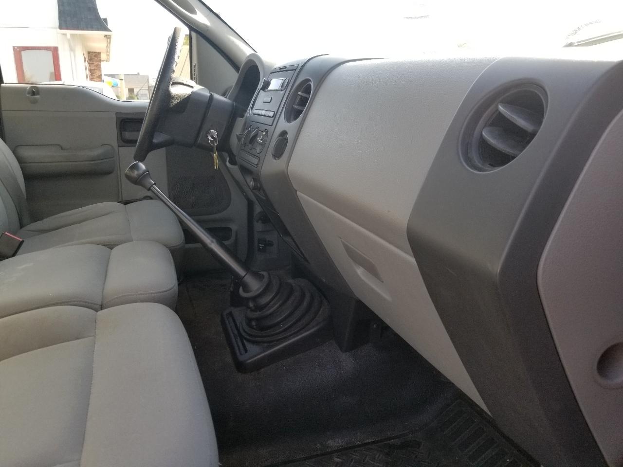 Ford F-150 2WD Reg Cab 126" XL 2008