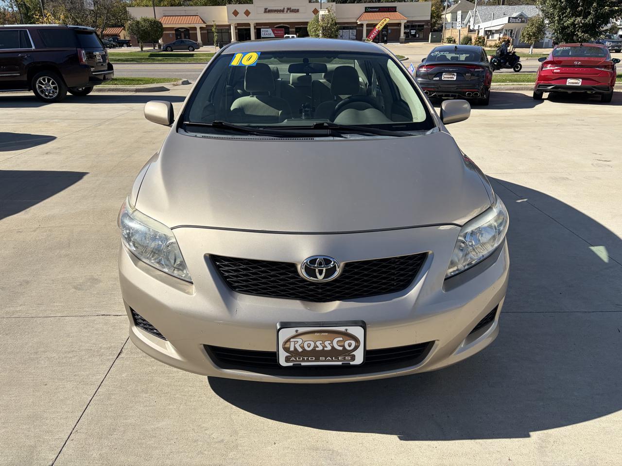 Toyota Corolla 4dr Sdn Man (Natl) 2010