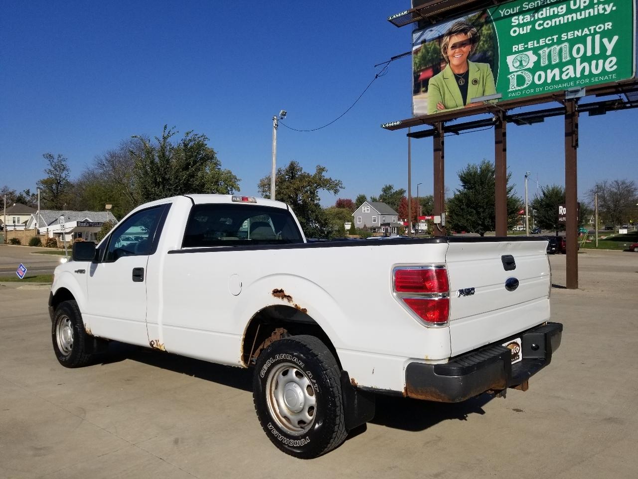 Ford F-150 4WD Reg Cab 141" XL 2010