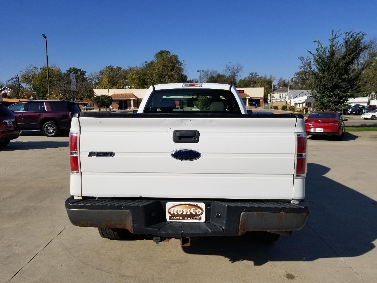 Ford F-150 4WD Reg Cab 141" XL 2010