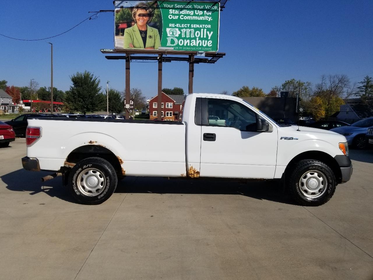 Ford F-150 4WD Reg Cab 141" XL 2010