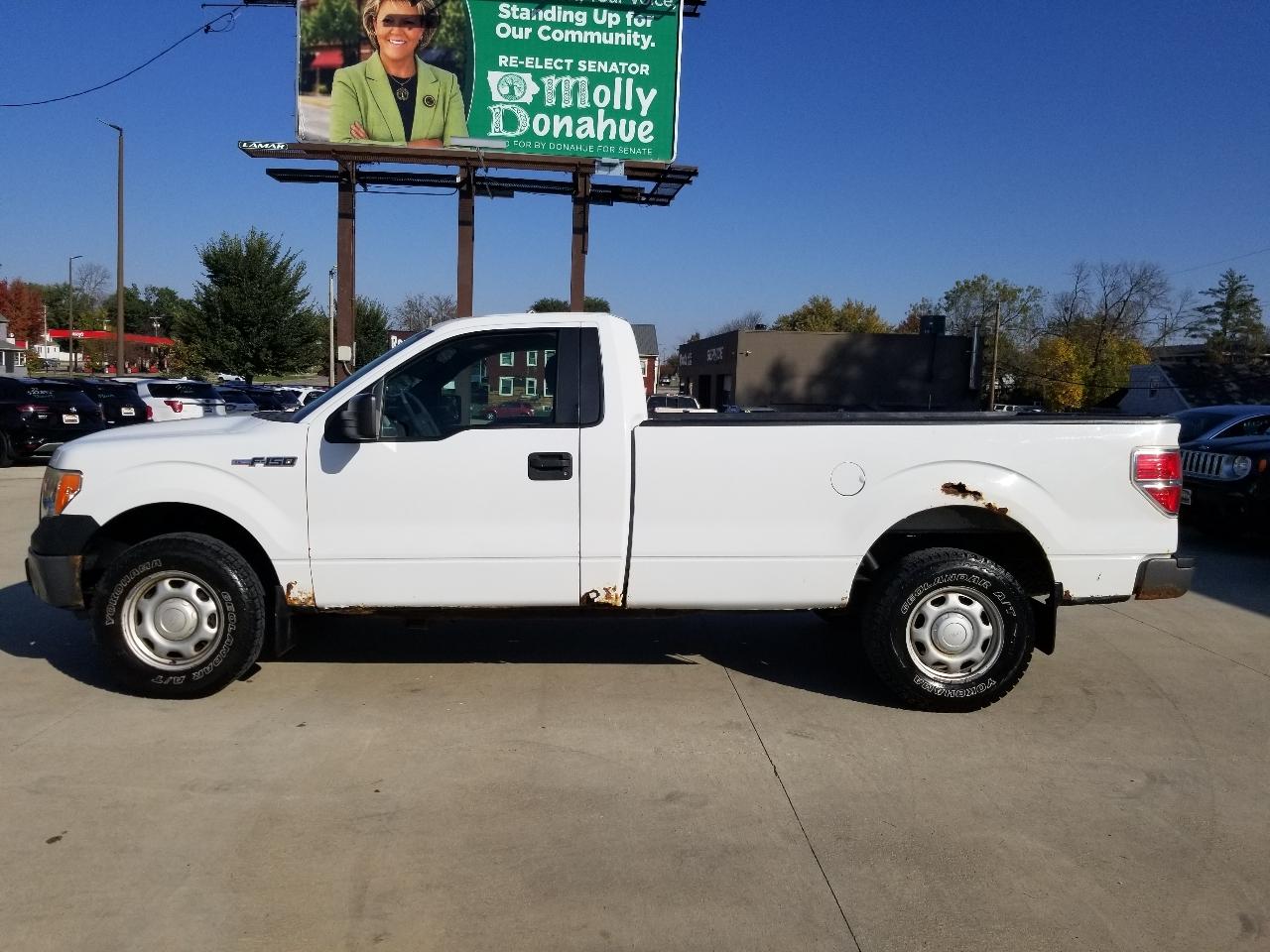 Ford F-150 4WD Reg Cab 141" XL 2010