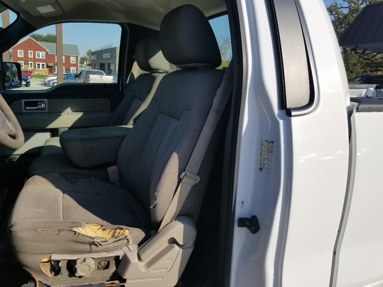 Ford F-150 4WD Reg Cab 141" XL 2010
