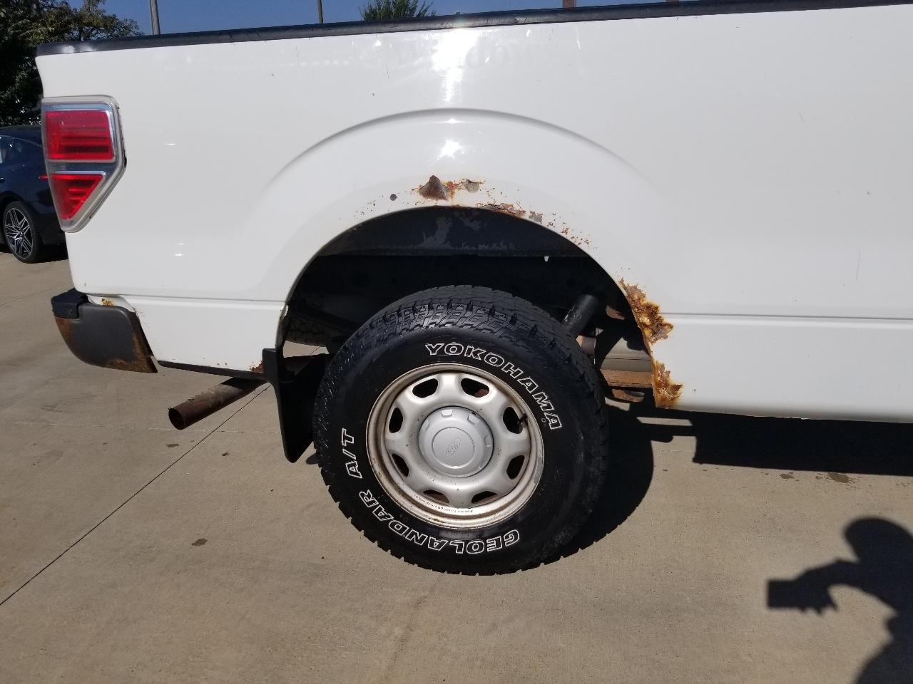 Ford F-150 4WD Reg Cab 141" XL 2010
