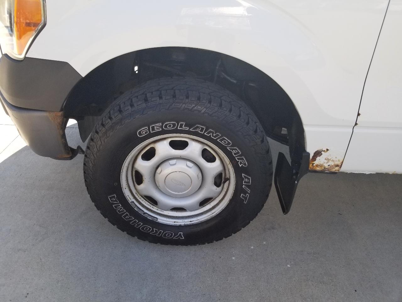 Ford F-150 4WD Reg Cab 141" XL 2010