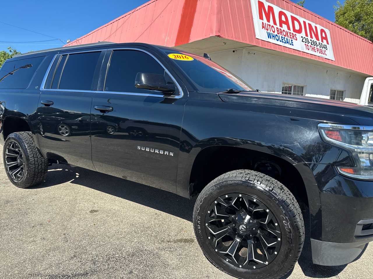 Chevrolet Suburban LT 4WD 2016