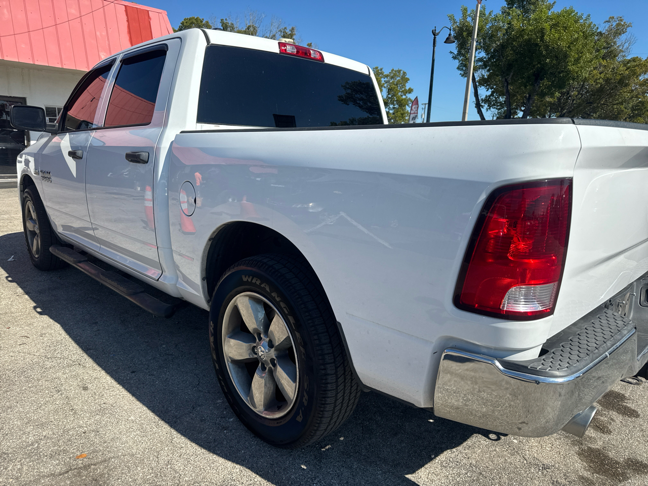 2015 Ram 1500 Tradesman photo 4