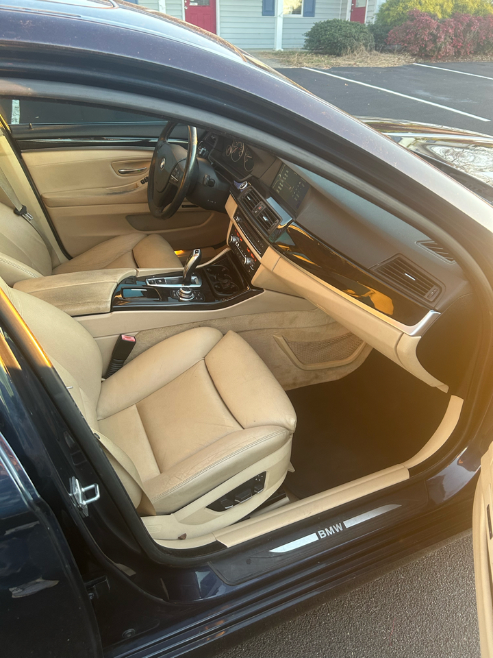 BMW 5-Series 535i 2011