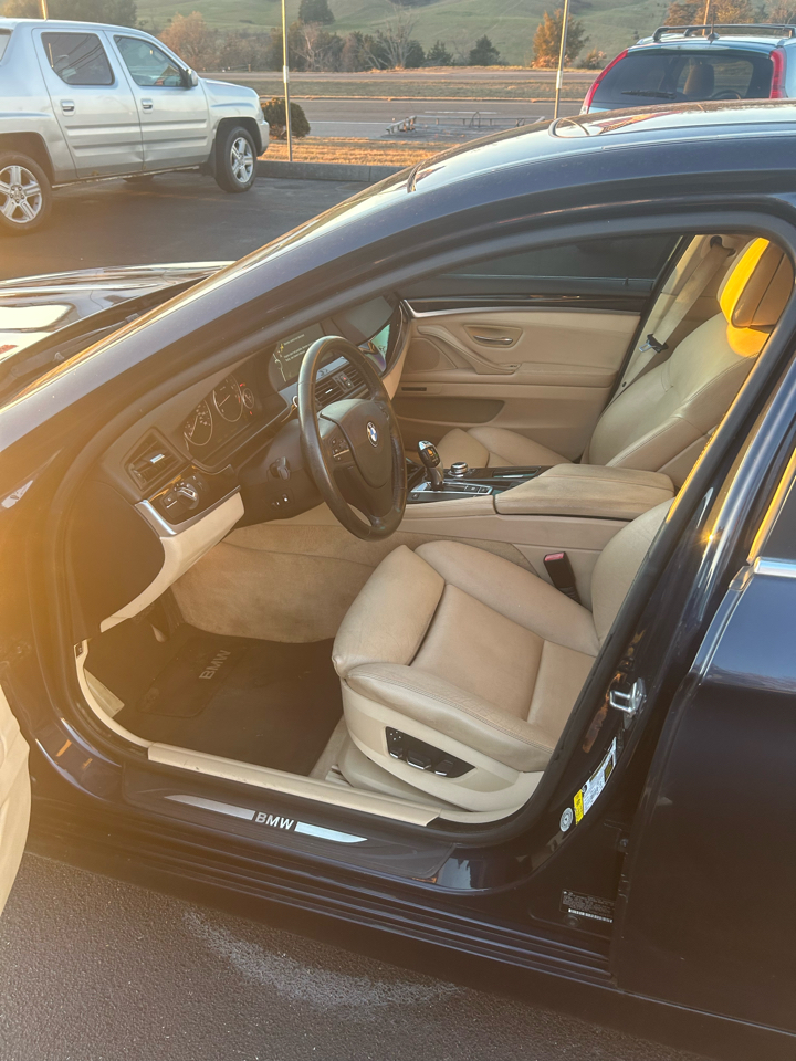 BMW 5-Series 535i 2011