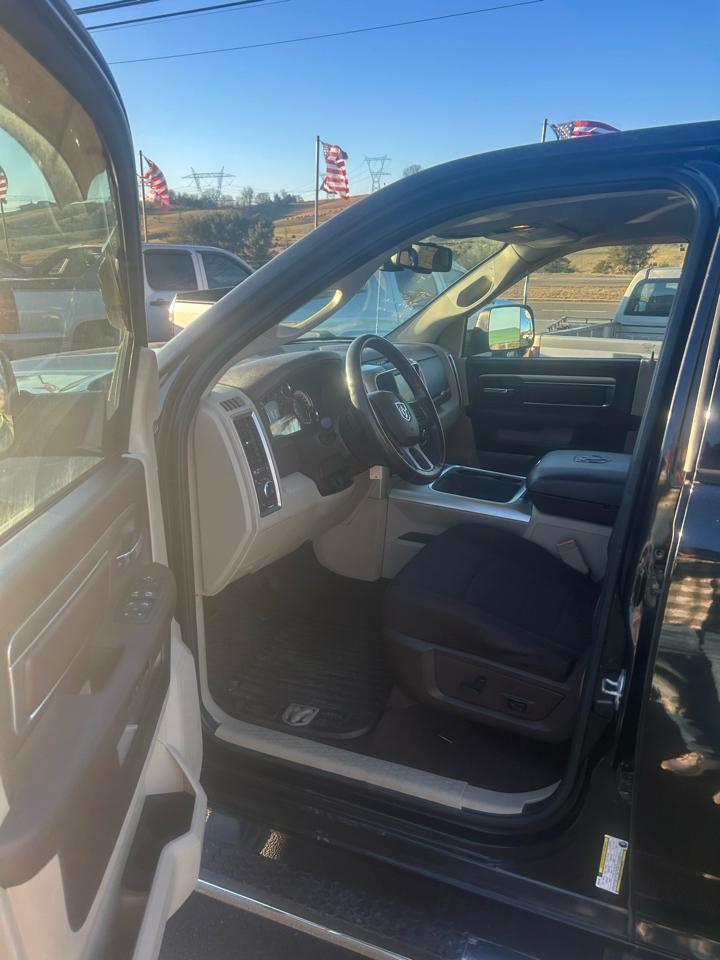 RAM 1500 Big Horn Quad Cab 4WD SWB 2016