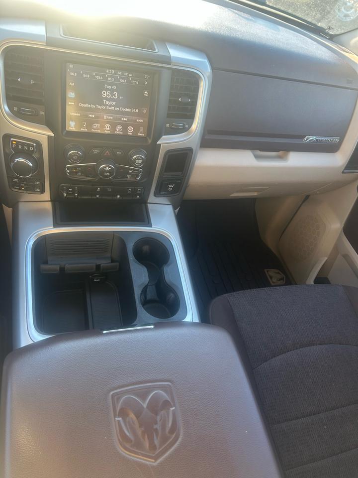 RAM 1500 Big Horn Quad Cab 4WD SWB 2016