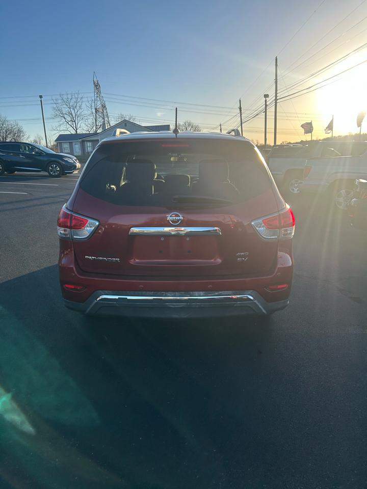 Nissan Pathfinder SV 4WD 2013