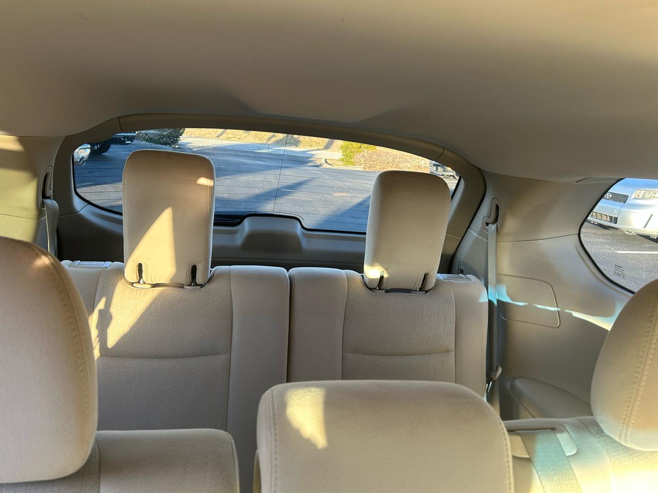 Nissan Pathfinder SV 4WD 2013