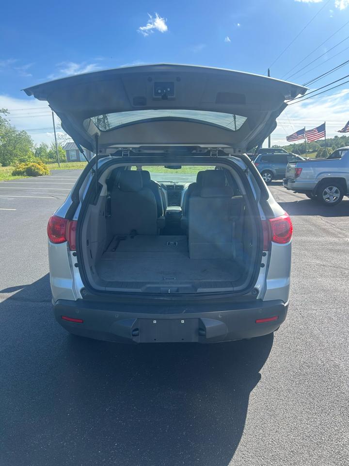 Chevrolet Traverse 2LT AWD 2011
