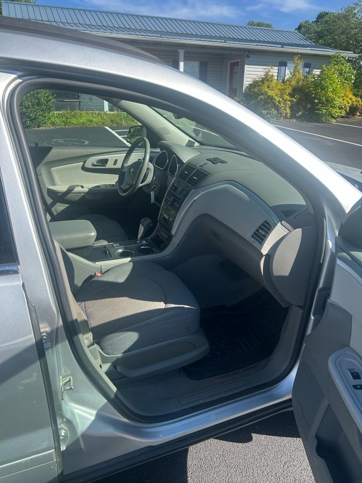 Chevrolet Traverse 2LT AWD 2011