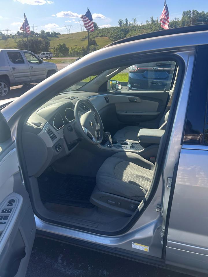 Chevrolet Traverse 2LT AWD 2011