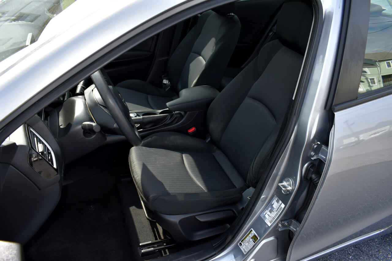 Mazda MAZDA3 i Sport AT 4-Door 2015 Mazda MAZDA3 i Sport AT 4-Door 2015