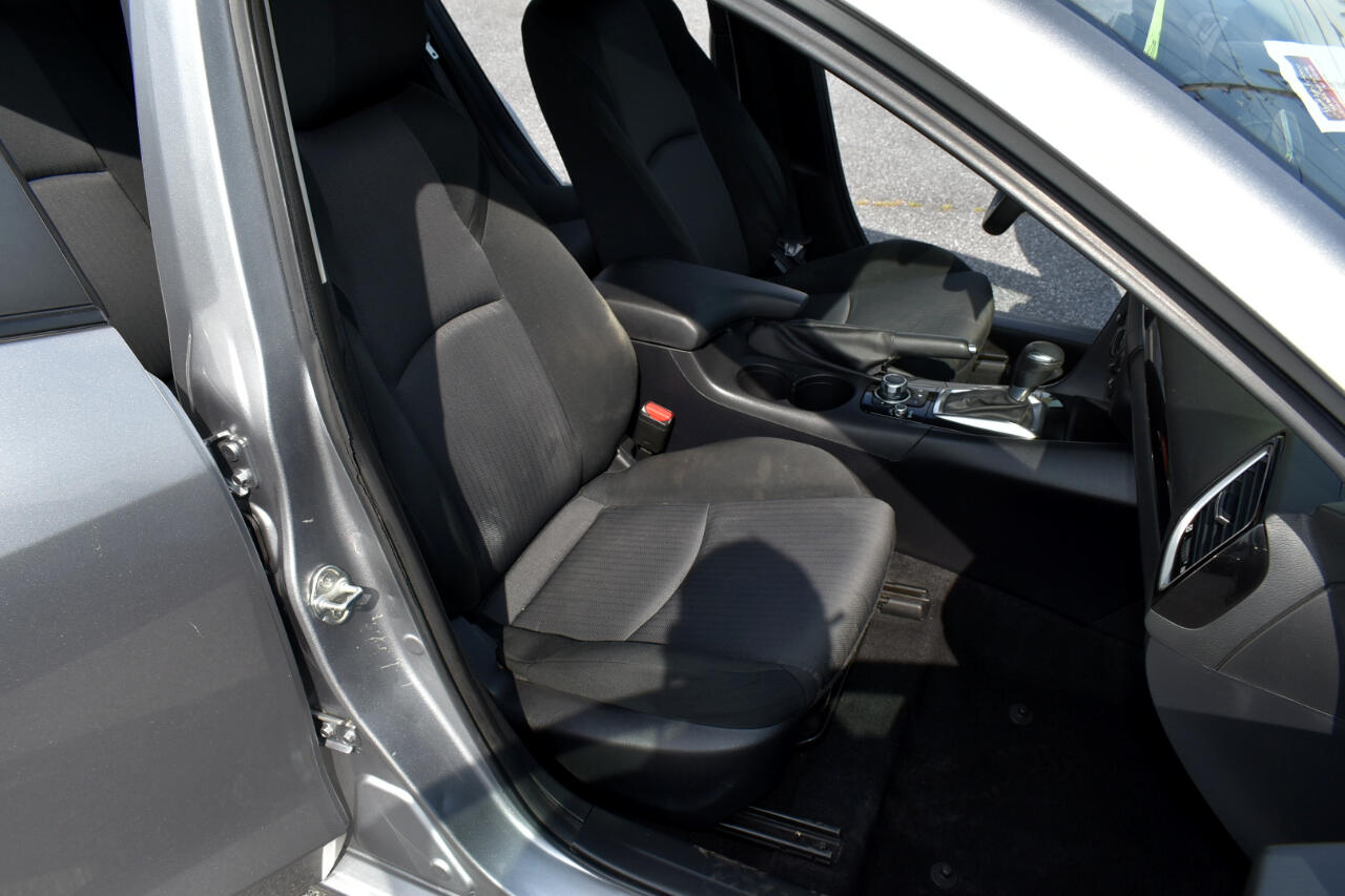 Mazda MAZDA3 i Sport AT 4-Door 2015 Mazda MAZDA3 i Sport AT 4-Door 2015