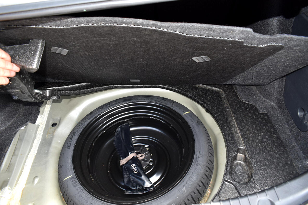 Mazda MAZDA3 i Sport AT 4-Door 2015 Mazda MAZDA3 i Sport AT 4-Door 2015