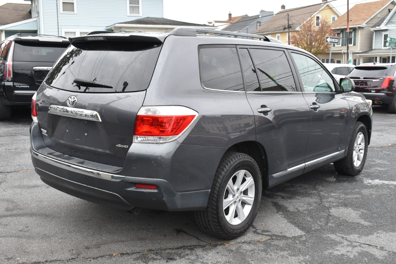 Toyota Highlander  2013