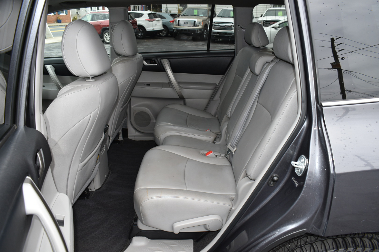 Toyota Highlander  2013