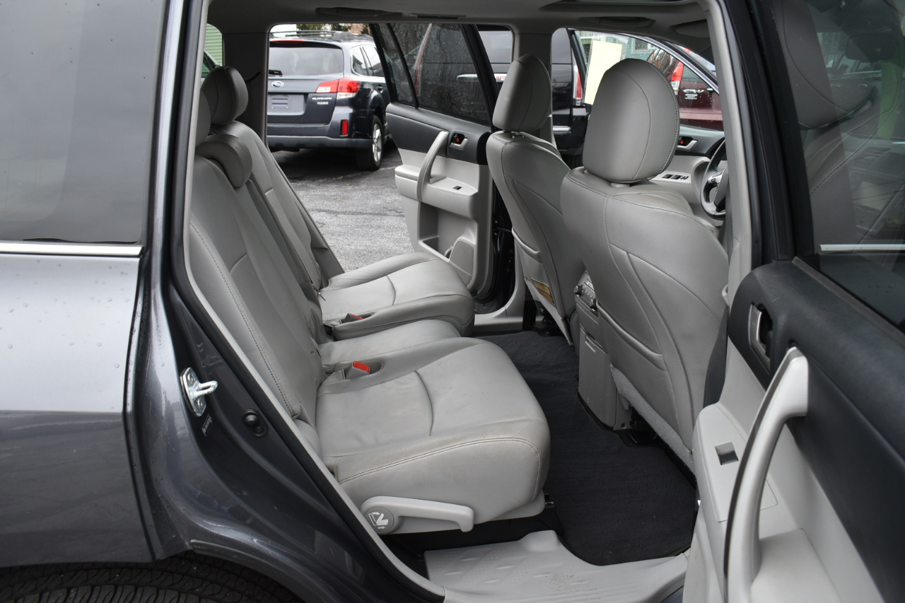 Toyota Highlander  2013