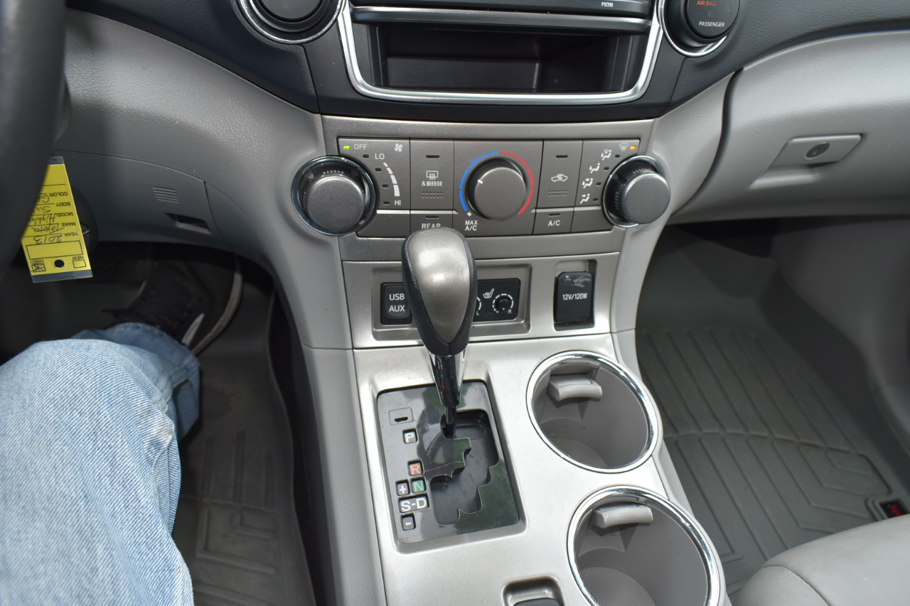 Toyota Highlander  2013